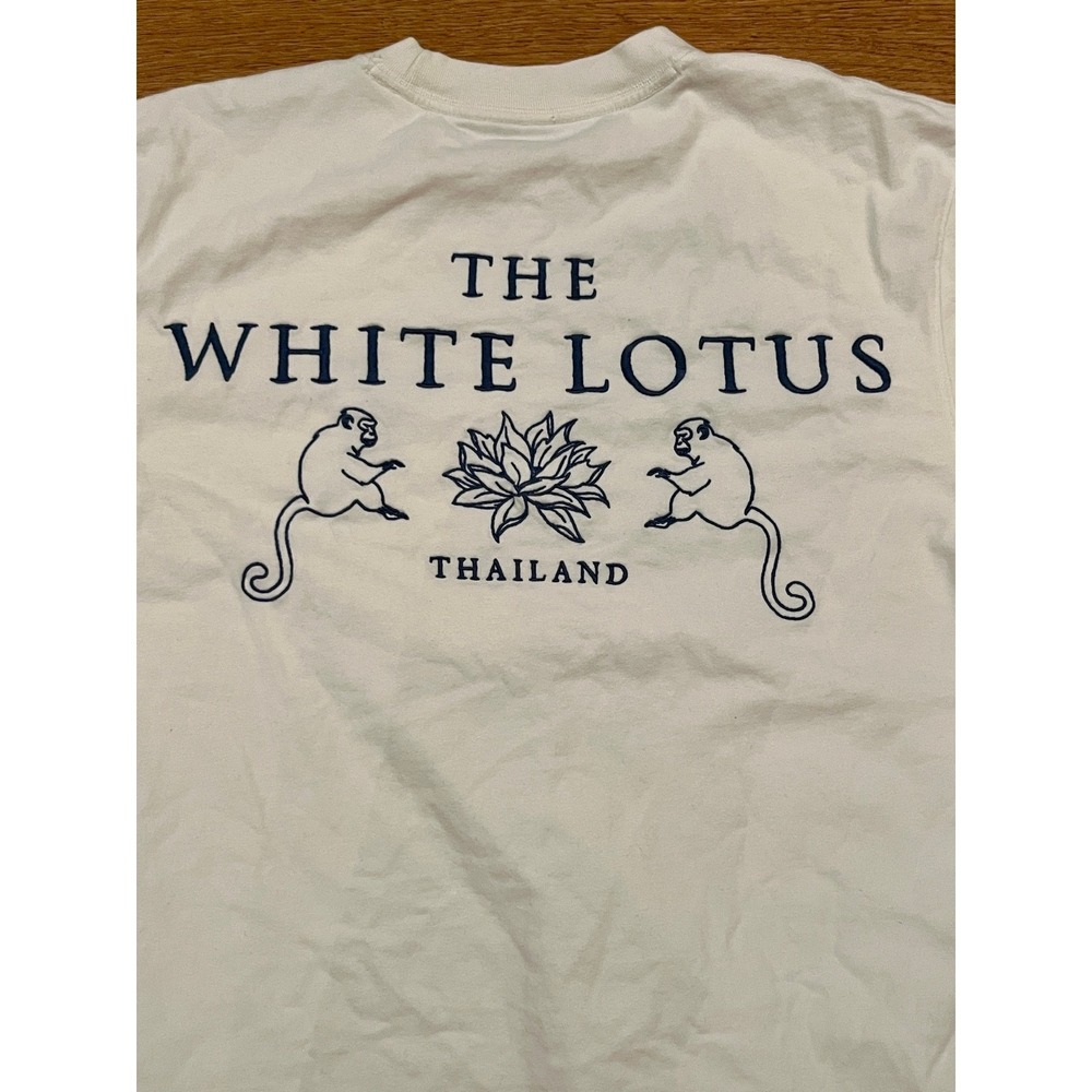 Abercrombie The White Lotus Thailand T-Shirt L Cream Embroidered HBO Graphic Tee